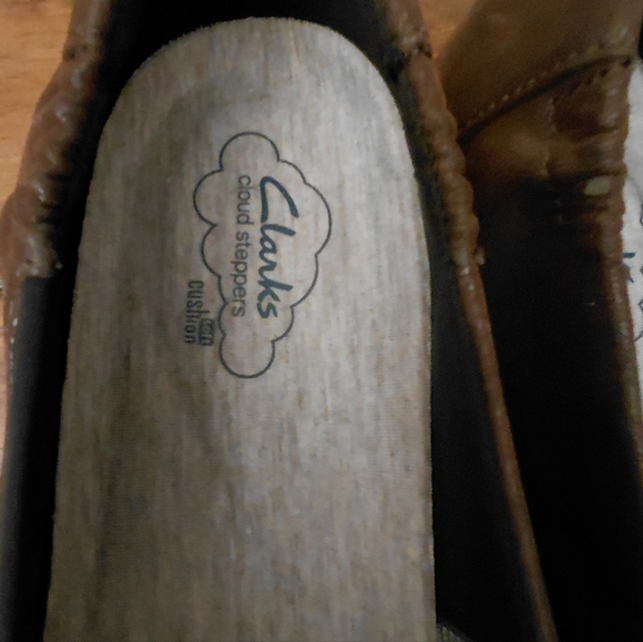 NWOB Clarks Brown Comfy CLOUDSTEPPERS Slip On Shoes - Picture 8 of 10